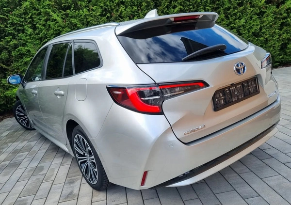 Toyota Corolla cena 69990 przebieg: 238000, rok produkcji 2019 z Warszawa małe 154